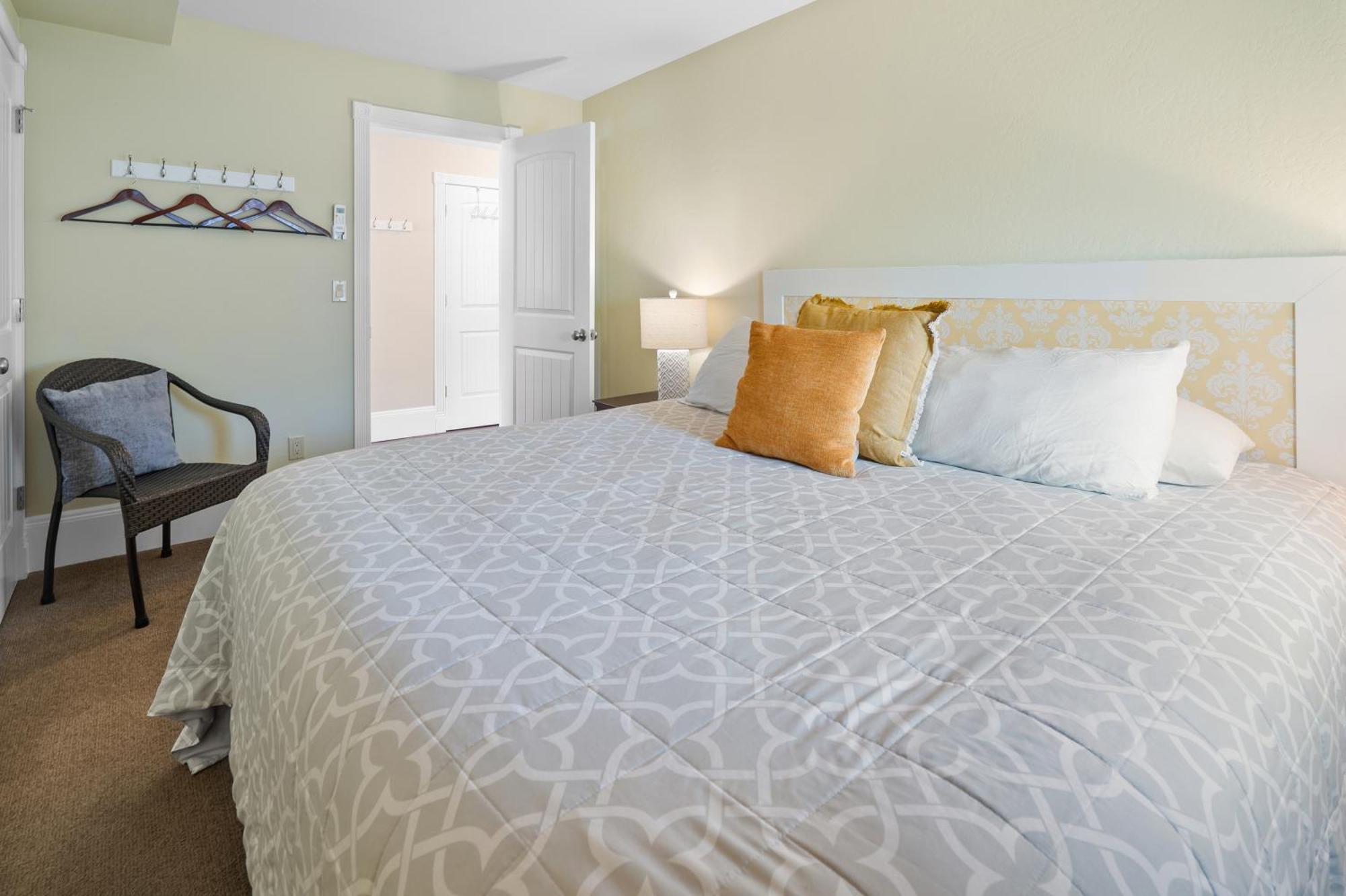 Pioneer Vacation Rentals - Pioneer North Suite Downtown Ашленд Екстериор снимка